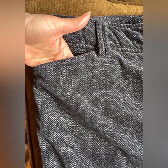 Tribal Stretch Extensible Sued Gray Wide Leg Pants W Pockets SZ 12 - Picture 5 of 11